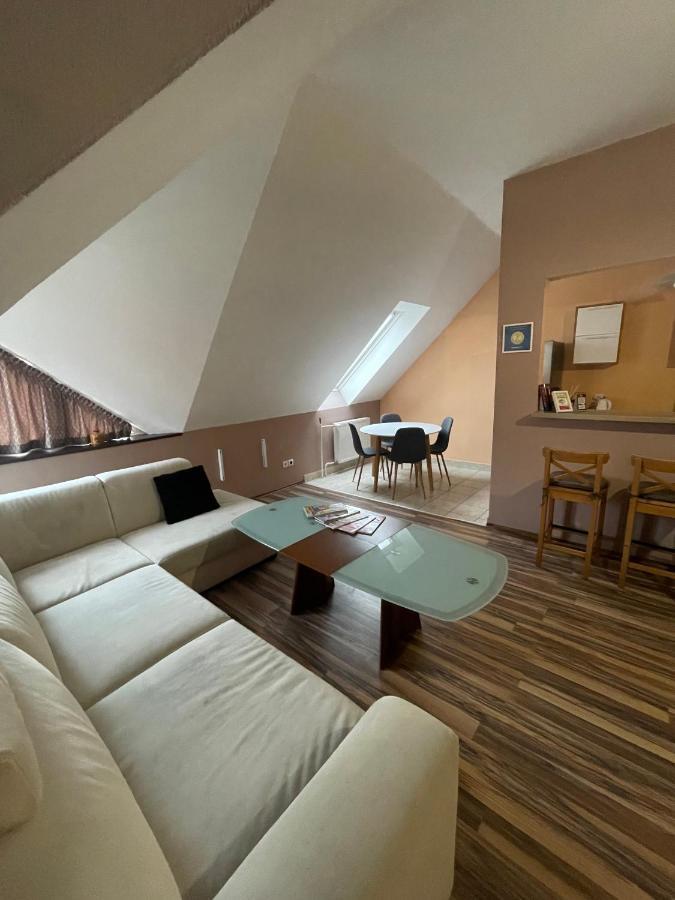 Palank Apartman Mosonmagyaróvár المظهر الخارجي الصورة