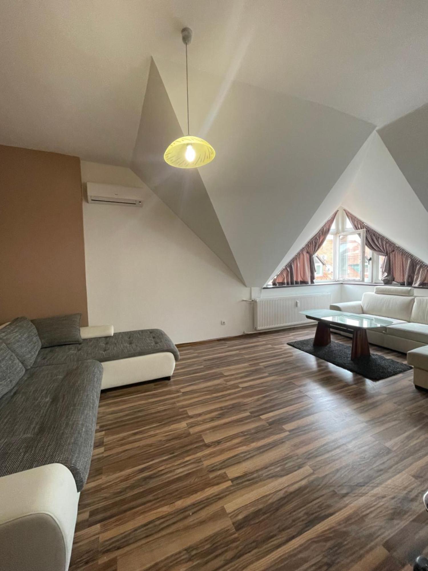 Palank Apartman Mosonmagyaróvár المظهر الخارجي الصورة